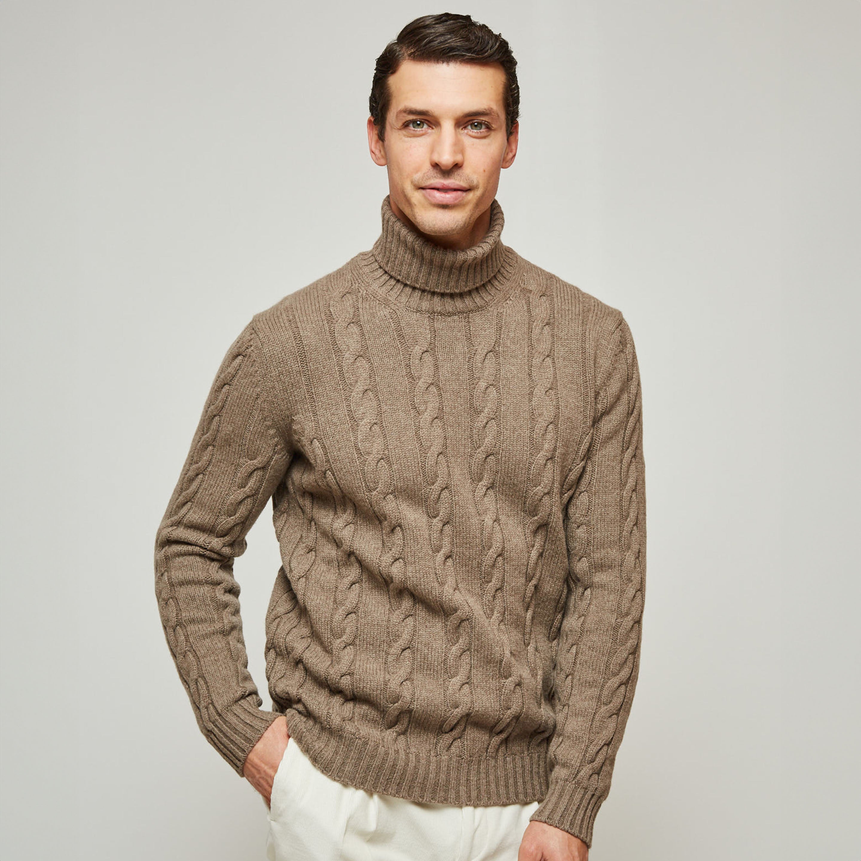 Cable and outlet gauge turtleneck